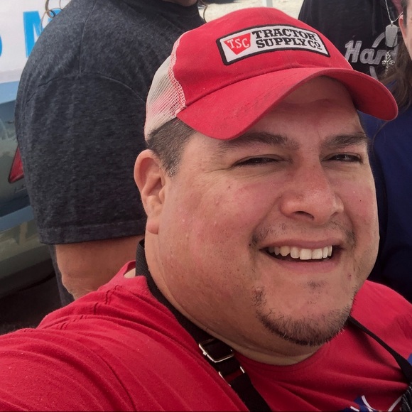 Meet your Posher, Mike - Picture 1 of 6